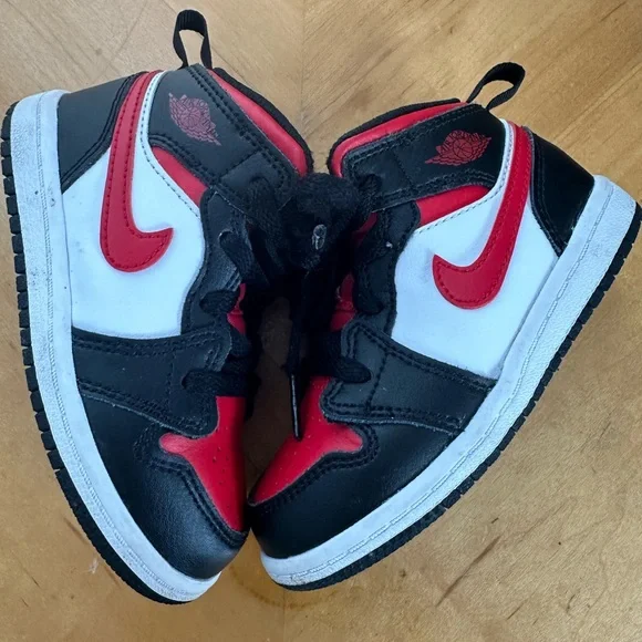 Toddler boy Jordan 1 mid